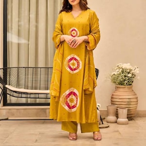 white christmas dresses The Elegant Readymade Alia Cut Gown with Dupatta Set – Skyparrow main image 1