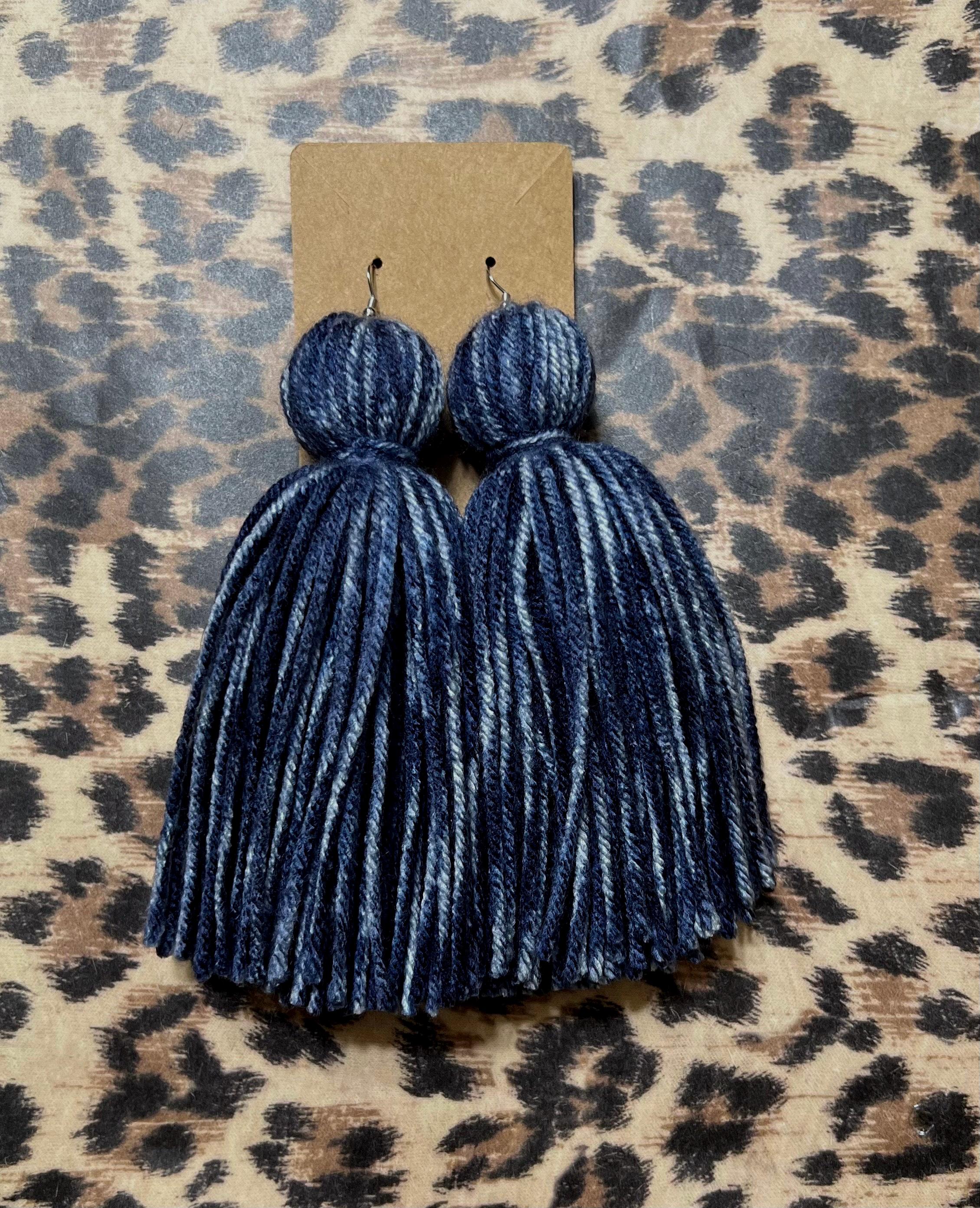 Boucles D'oreilles Vintage Rondes - Tissu Jeans Bleu, Fermoir Puce - État Impeccable