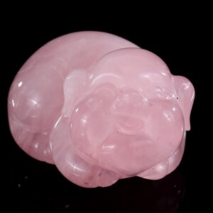 Escultura de cerdo de cristal de cuarzo rosa natural de 9,5 cm tallada a mano, talla única para decoración del hogar y coleccionistas, regalo artesanal.