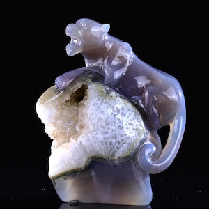 5.8” Natural Geode Agate Hand Carved Crystal Leopard Sculpture, Unique Crystal Carving for Home Decor & Collectors, Handcrafted Gift