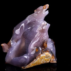 6.6” Natural Geode Agate Hand Carved Crystal Wolf Sculpture, Unique Crystal Carving for Home Decor & Collectors, Handcrafted Gift