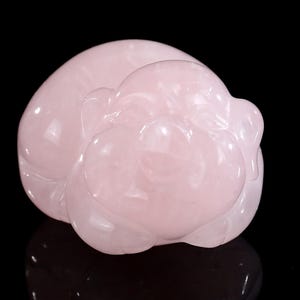 Escultura de cerdo de cristal de cuarzo rosa natural de 2,7 pulgadas, tallada a mano, con dibujos animados. Talla de cristal única, ideal para decoración del hogar y coleccionistas. Regalo artesanal.