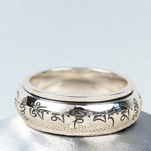 Meditation rings meaning sales