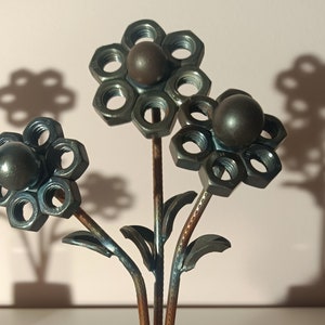 OPUS Dongqi Metalworking] European style wrought iron bee flower