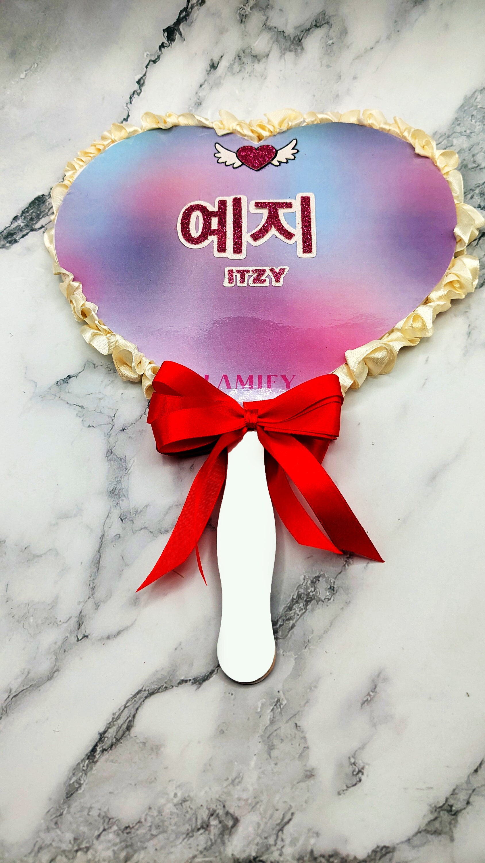 Itzy Yeji Photo KPOP Picket / Fan With Ruffles Etsy