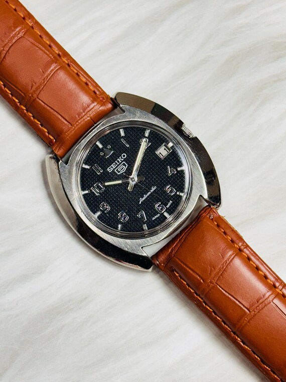 SEIKO 5 自動巻き 腕時計 ブラック文字盤 ヴィンテージ セイコー5 自動巻き腕時計：ブラック文字盤、ステンレス