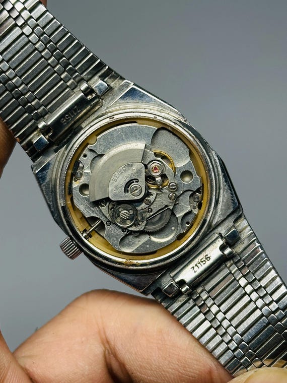 SEIKO5 ヴィンテージ　ケース32mm自動巻き稼働品 SEIKO5 ヴィンテージ ケース32mm自動巻き稼働品 裏スケSEIKO5/自動巻き