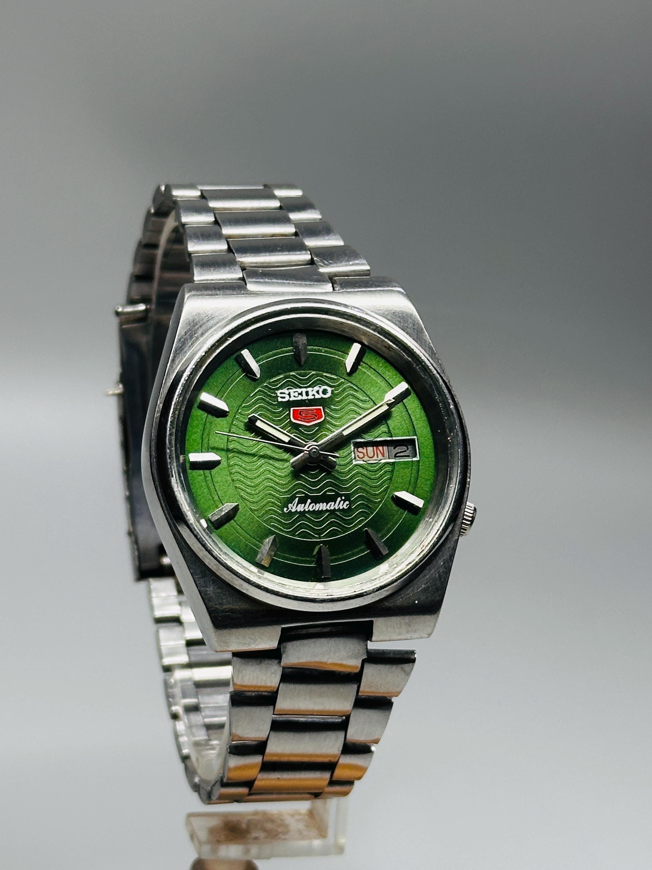 SEIKO 自動巻き腕時計 グリーン文字盤 ヴィンテージ セイコー5 自動巻き腕時計：グリーン文字盤