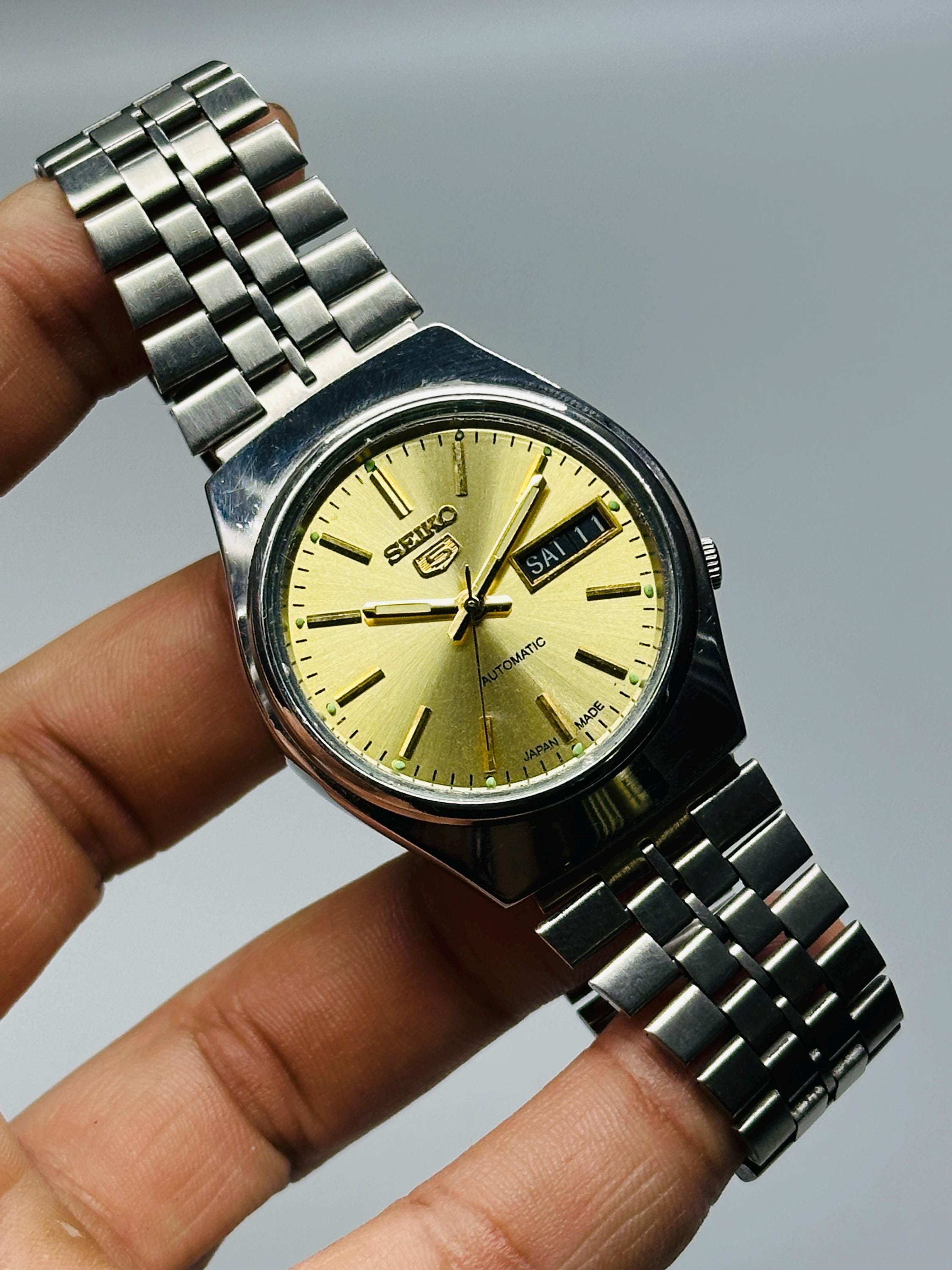 Vintage SEIKO 2針クォーツQUARTZ 5E20-5B40 A gift for tank lovers! Seiko quartz tank Reference 5E20-5B40 All