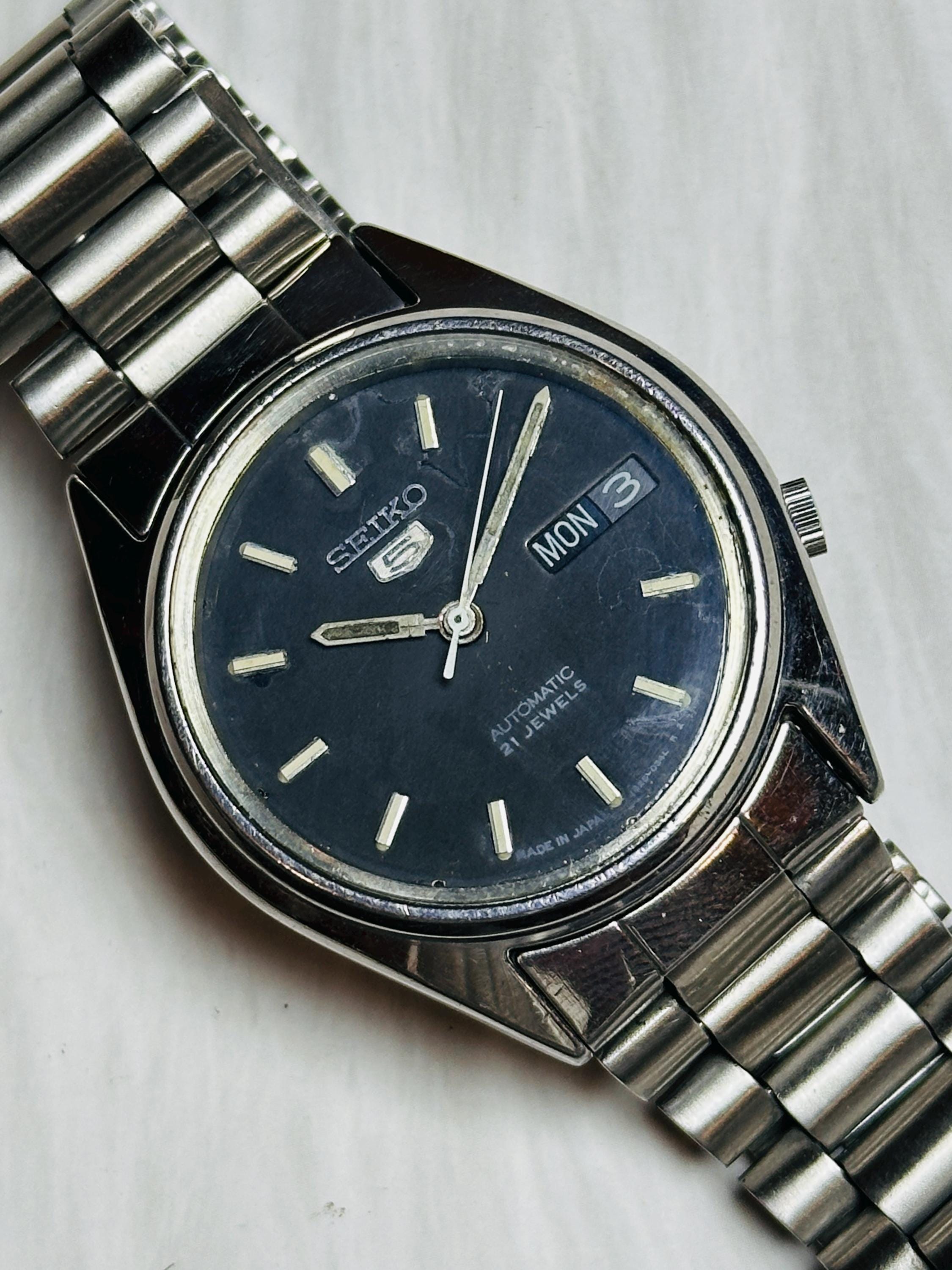 ヴィンテージ セイコー5 自動巻き腕時計：ブラック文字盤、ステンレス