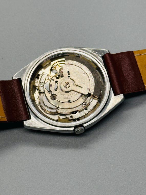 動作確認済　セイコー　セイコー5　デイテイト　シルバーダイヤル　ビンテージ デイトジャスト 7s26 3110 シルバー セイコー5 フルーテッド