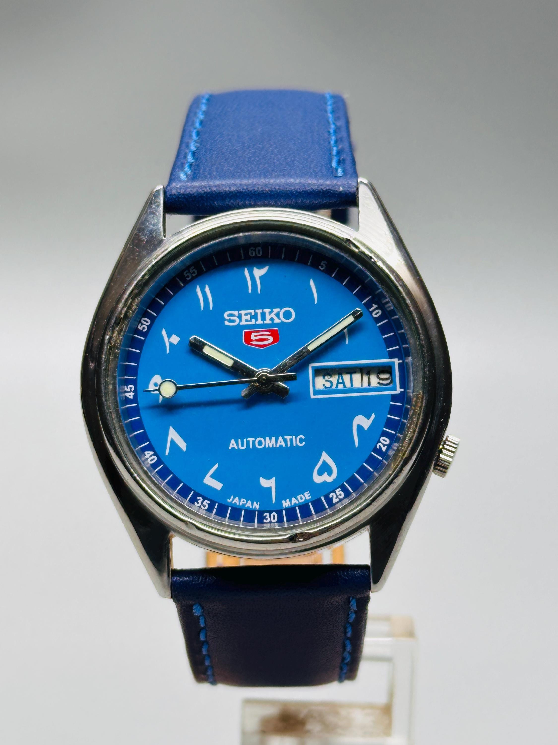 Vintage Seiko 5 Automatic Watch: Blue Urdu Dial, Silver Case