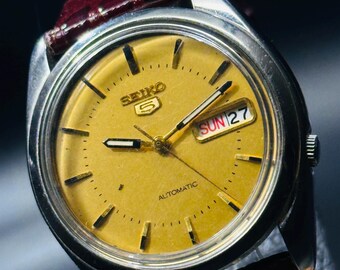 Vintage Seiko 5 Automatic Watch: Yellow Dial, Silver Stainless