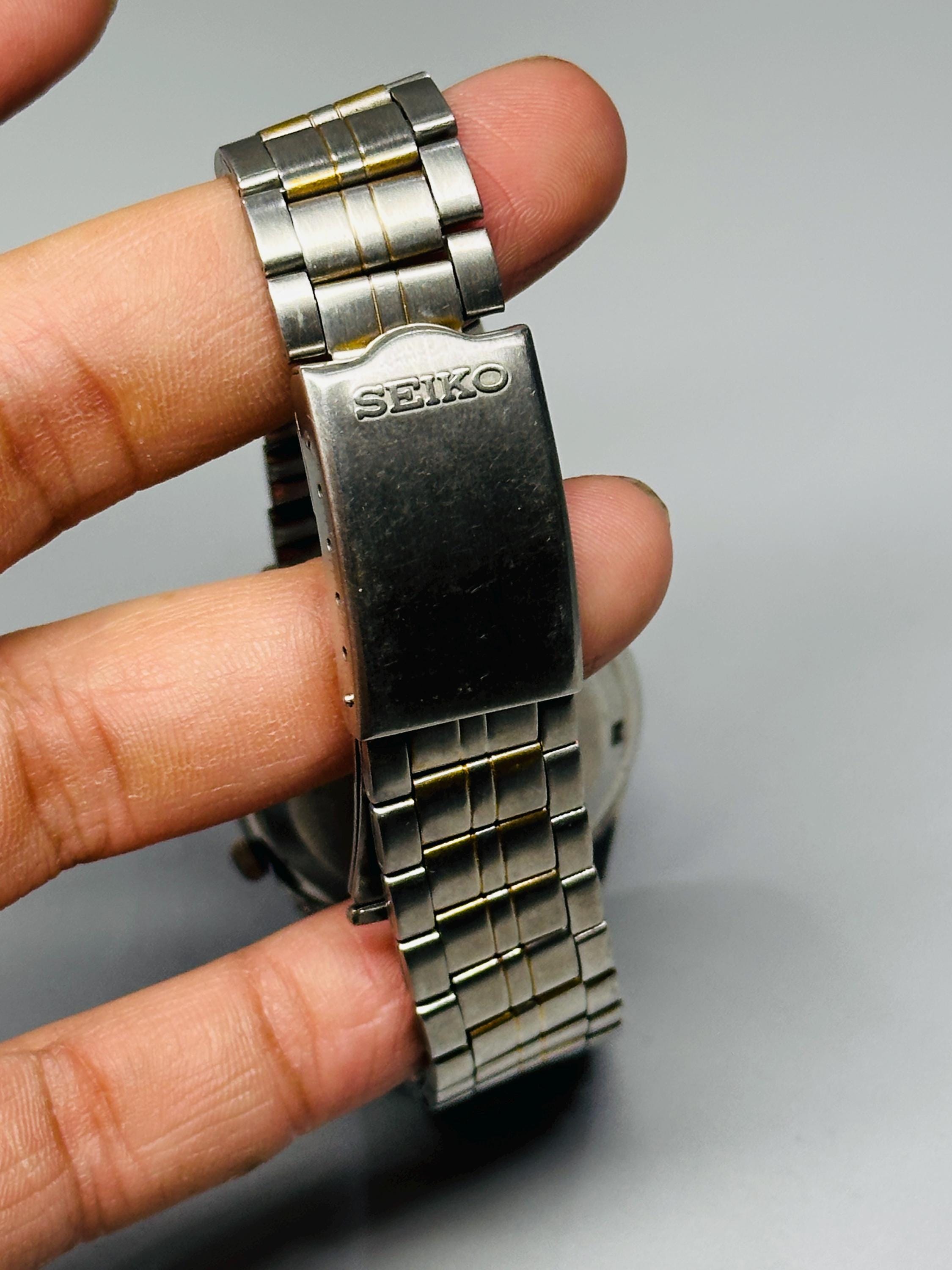 Vintage Seiko 5 Automatic Watch: White Dial, Stainless Steel