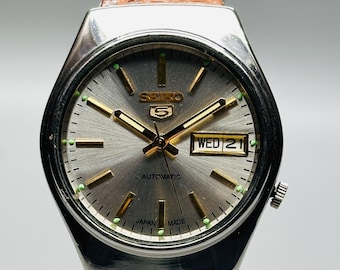 Vintage Seiko Quartz Sports Watch 7546-8270: Stainless Steel Day