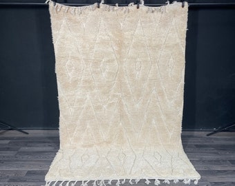 Beni Ourain Rug: Ivory Moroccan Berber Rug with Diamond Design (8x5)