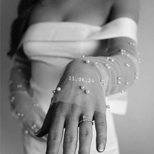 bride beaded pearl sleeves,personalised bride sleeves,wedding sleeves,wedding gloves personalised,bride gloves customized, pearl wedding dress sleeves