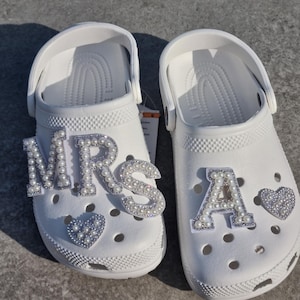 bride shoe pins,mrs shoe clips,wedding shoes,wedding shoe pins,bride beach shoe charm,bride gift,wife gift,honeymoon gift,batchelorette gift
