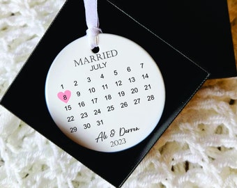 Personalised Wedding Ornament - Wedding Gift - Wedding Present - Wedding Keepsake - Just Married - Mr & Mrs Ornament