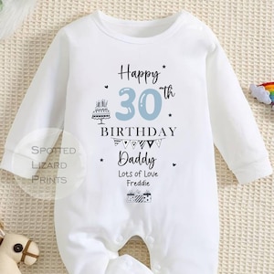 30歳のお誕生日おめでとう、パパの赤ちゃん女の子/男の子の衣装 (1歳の誕生日、1歳の誕生日、パパ、お父さんの誕生日、新しいお父さんへのギフト | パパが大好き)