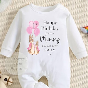 Peter Rabbit Alles Gute zum Geburtstag MUMMY Baby Outfit für Mädchen / Jungen (Erster Geburtstag 1. Geburtstag Mummy Mum Birthday l New Mum Geschenk | Love My Mum)