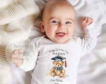 Personalised Happy Graduation Daddy, Graduation Mummy, Auntie, Uncle Baby Outfit - Congratulation on your Graduation Day Babygrow | Vest