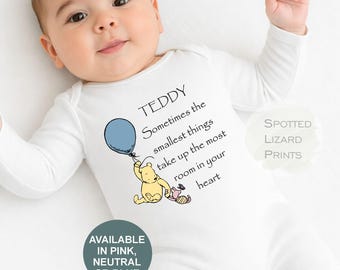 Winnie the Pooh Baby Kleidung personalisiert, Benutzerdefinierte Name Baby Weste oder Baby wachsen, Winnie the Pooh Outfit, neues Baby Geschenk, Pooh Bär Baby Kleidung