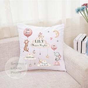 Gepersonaliseerde nieuw babykussen - junglekussen mijlpaal kinderkussen - gepersonaliseerd kussen babyjongen - cadeau nieuwe baby dierenkussen