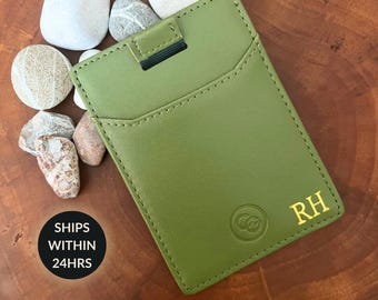 Personalized Green Wallet - Custom Leather Card Holder for Him - Monogrammed Initials Card Holder