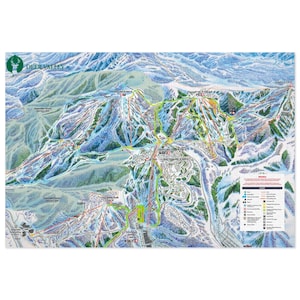 Puede incluir: Un mapa detallado de la estación de esquí de Deer Valley, que muestra el terreno montañoso desde una vista de pájaro. El mapa muestra pistas de esquí, remontes y áreas circundantes en un estilo ilustrativo colorido. El logotipo de Deer Valley está en la esquina superior izquierda.