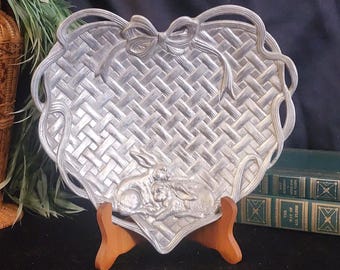 Decorative Heart Shaped Plate Bunny Rabbits Signed "Arthur Court" Metal Tray Dish Basketweave 1989