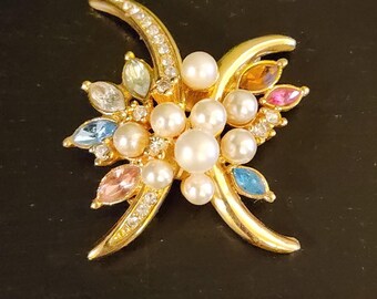 Vintage Multi-Colored Rhinestone & Faux Pearl Gold Tone Floral Pin Brooch