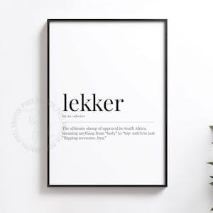 Könnte beinhalten: Ein Set aus drei Keramikbechern mit gesprenkelter, matter Oberfläche. Die Becher sind in den Farbtönen Creme, Hellgrau und Dunkelgrau gehalten. Jeder Becher hat ein schlichtes, minimalistisches Design und einen abgerundeten Henkel.