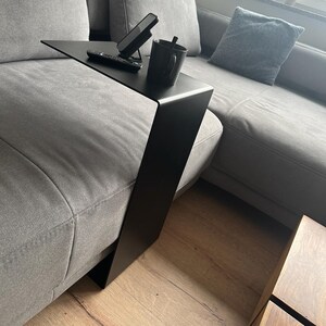 Couchtisch, Beistelltisch für die Couch in Schwarz, Moderner Beistelltisch aus Metall