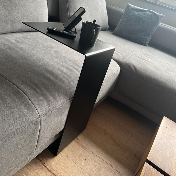 Couchtisch, Beistelltisch Schwarz, Beistelltisch Couch in C Form aus hochwertigem pulverbeschichtetem Stahl. Moderner Sofatisch, Nachttisch