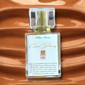 Caramel Dreaming Eau De Perfume - Agrumi, Latte di Mandorla, Zucchero, Cioccolato Fondente, Vaniglia, Fiori d'Arancio immagine 2