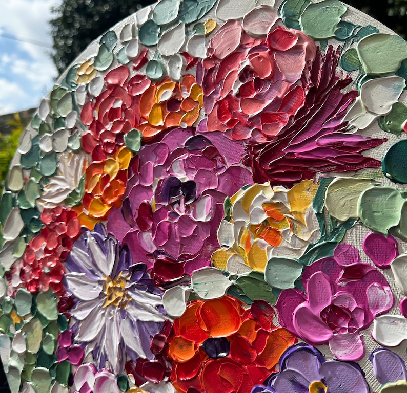 Abstrakte Blüten-Wildblumen-Acrylgemälde auf runder Leinwand, Wandkunst, originelle bunte Blumenkunst auf runder Leinwand, Gemälde, Geschenkidee, Dekoration Bild 5