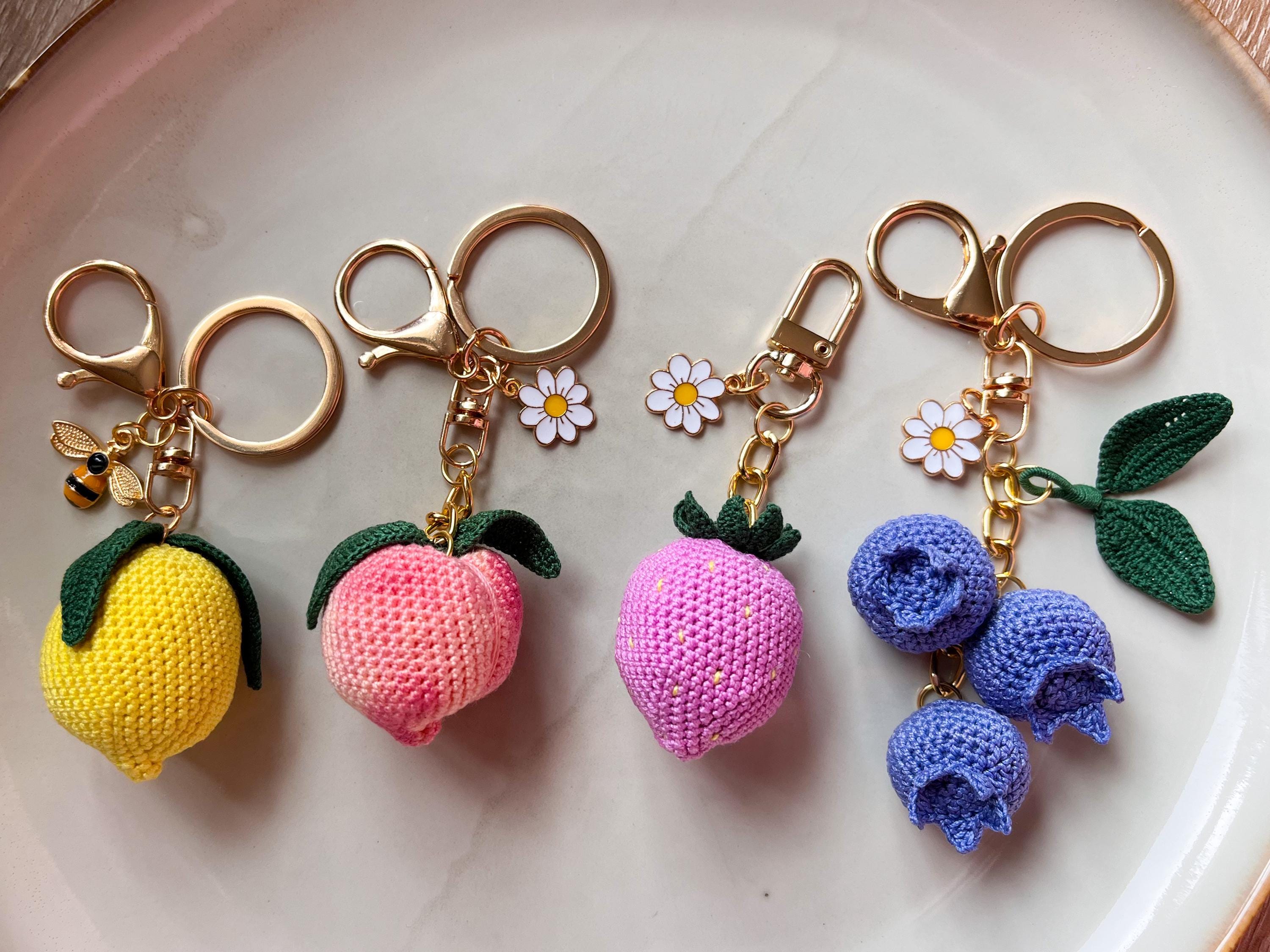 ミニコインパース、フルーツバナナバッグチャーム、イエローカラー、エアタグにぴったり。女の子や女性へ