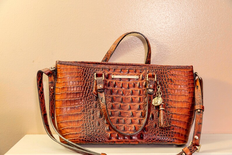 Borsa Brahmin Chelsea Nuova In Pelle Embossed Mandorla Tostata O Pecan
