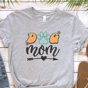 Retro Dog Mom Shirt, Dog Lover Shirt, Cute Dog Paw Shirt, Gift for Dog Mom, Gift for Dog Owner, New Puppy Shirt,