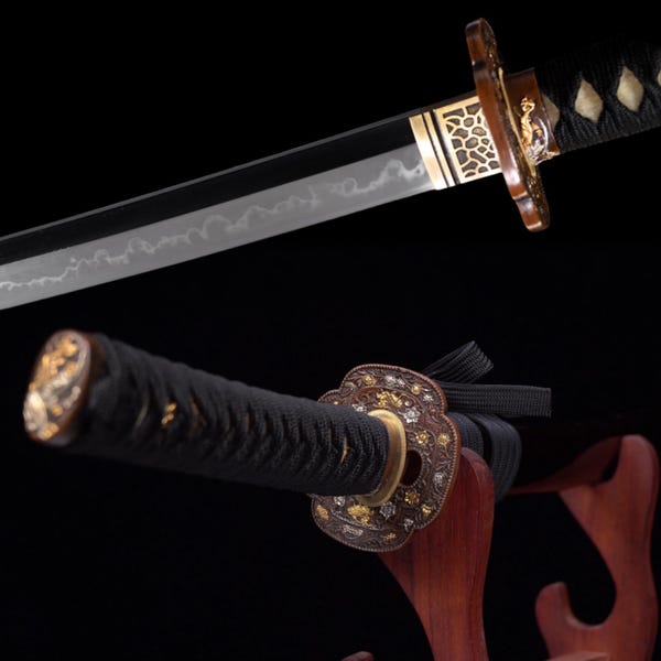 Katana de acero T10 hecha a mano: espada samurái roja con tsuba dorada