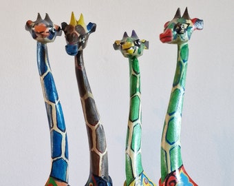 Hölzerne handgemalte Giraffe - 50 cm hoch