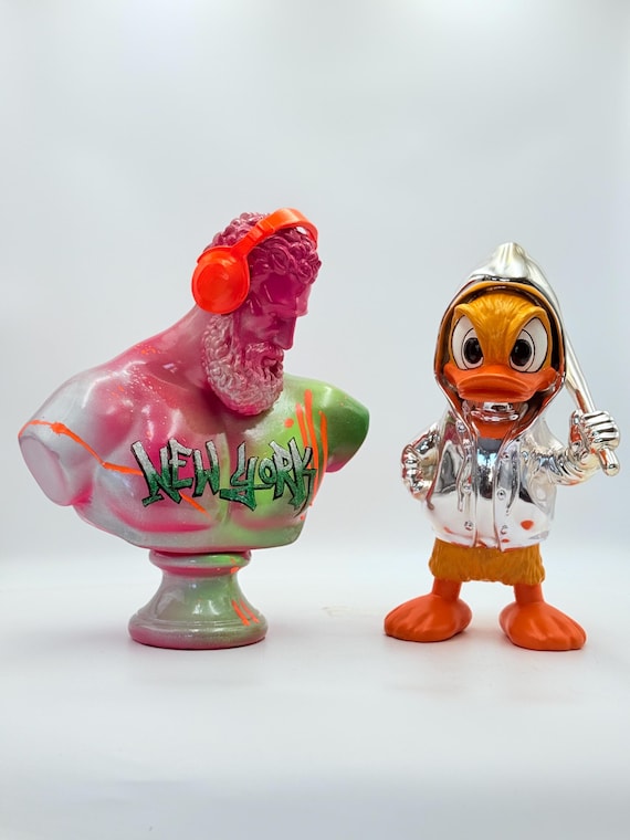 DUXX Silver Chrome Sculpture – Street Pop Art Donald Duck Figurine