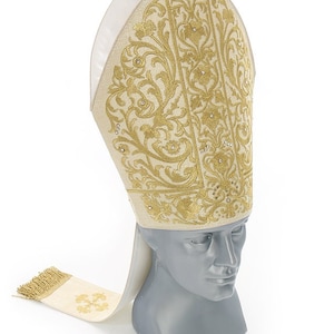 Mitre Vestment M17