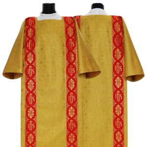 Gothic Dalmatic with stole Vestment D213