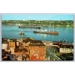 Carte postale vintage Le majestueux Saint-Laurent vu par dessus les toits, au vieux Québec 0328