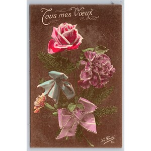 Cartão postal vintage francês Tous mes Voeux assinado La Persee Flowers Rose 0272