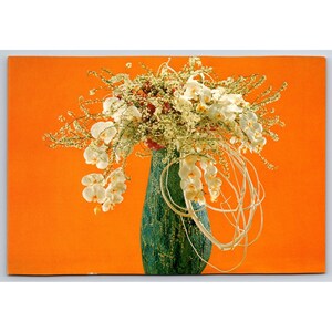Cartão Postal Vintage Ikebana Vaso Spirea Phalaenopsis Rose Mulberry 0356