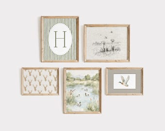 Vintage Junge Kinderzimmer Wand Kunst Set, personalisierte Initiale Kunstdruck, Bauernhaus Babyzimmer Dekor, rustikale Jungen Galeriewand, Hirsch jagen Druckset