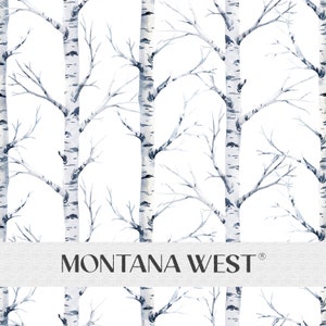 Op de afbeelding: Waterverfpatroon met berken met witte schors en blauwgrijze takken tegen een witte achtergrond. De tekst "MONTANA WEST" wordt in een banner onderaan de afbeelding weergegeven.